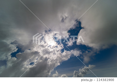 Clouds in the blue sky in springtime 114381900