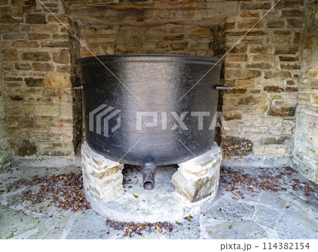 Huge famine pot not far from Lough Eske in County Donegal - Ireland 114382154