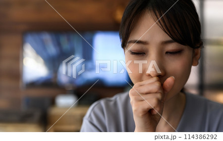 女性ポートレート 114386292