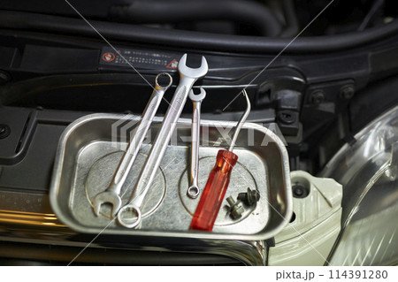 自動車整備工場　工具 114391280