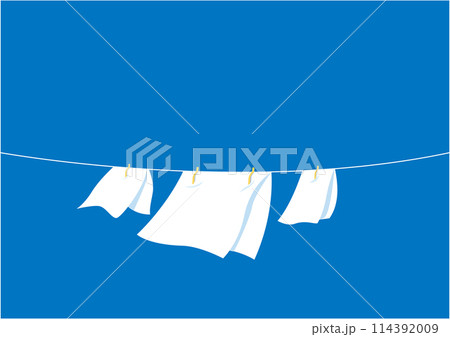 青空に洗濯物を干しているイラスト（ヨコ）のイラスト素材 [114392009