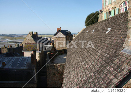 朝のモンサンミッシェル フランス 114393294