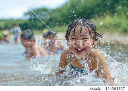 水遊びする子供たち AI画像のイラスト素材 [114393567] - PIXTA