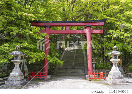 新緑の季節 談山神社 境内鳥居 新緑の季節 談山神社 境内鳥居 114394062