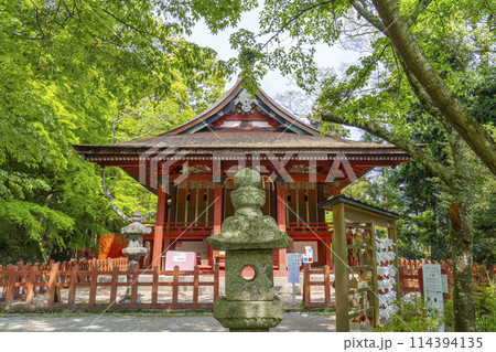 新緑の季節　談山神社　東殿（恋神社） 114394135