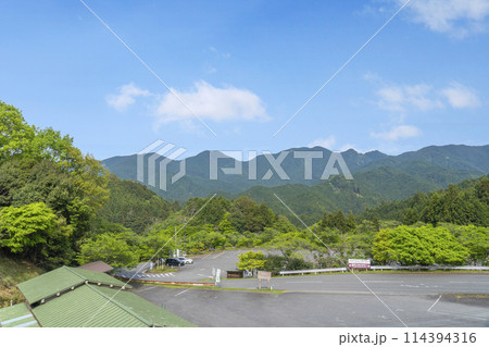 談山神社バス停　休憩所　山麓 114394316