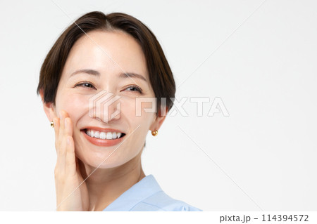 女性ポートレート 114394572