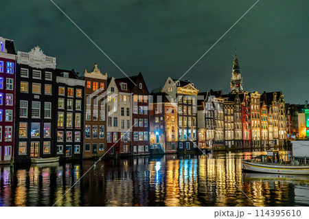 オランダ アムステルダム ダムラックの夜景 オランダ アムステルダム ダムラックの夜景 114395610