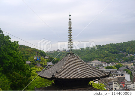 尾道天寧寺海雲塔と尾道の街並-2 114400009