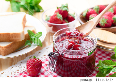 手作りの苺ジャム　（和歌山県産 まりひめ） 114401217