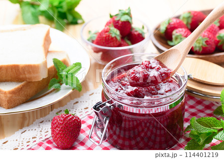 手作りの苺ジャム　（和歌山県産 まりひめ） 114401219