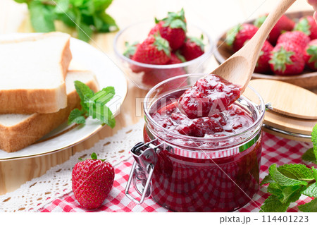 手作りの苺ジャム　（和歌山県産 まりひめ） 114401223