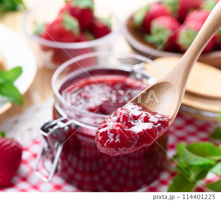 手作りの苺ジャム　（和歌山県産 まりひめ） 114401225