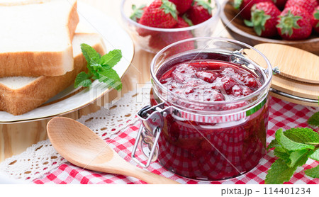 手作りの苺ジャム　（和歌山県産 まりひめ） 114401234