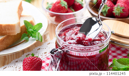 手作りの苺ジャム　（和歌山県産 まりひめ） 114401245