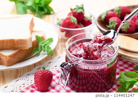 手作りの苺ジャム　（和歌山県産 まりひめ） 114401247