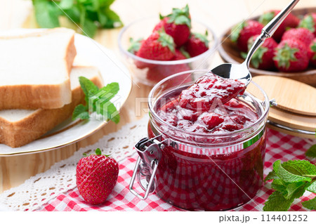 手作りの苺ジャム　（和歌山県産 まりひめ） 114401252