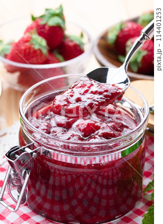 手作りの苺ジャム　（和歌山県産 まりひめ） 114401253