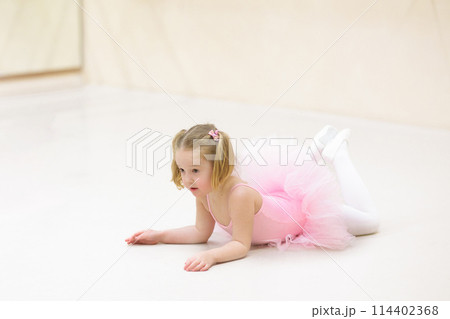 Little ballerina at ballet class Little ballerina at ballet class 114402368