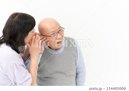 シニア夫婦　難聴 114405009