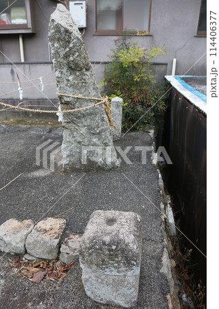 瀬戸内の島にあるメンヒル・盃状穴 114406377