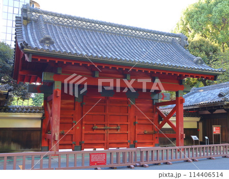東京大学赤門　本郷キャンパスの旧加賀屋敷御守殿門（ごしゅでんもん）国の重要文化財　東京都文京区本郷 114406514