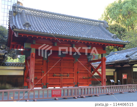 東京大学赤門 本郷キャンパスの旧加賀屋敷御守殿門(ごしゅでんもん)国の重要文化財 東京都文京区本郷 東京大学赤門 本郷キャンパスの旧加賀屋敷御守殿門(ごしゅでんもん)国の重要文化財 東京都文京区本郷 114406515