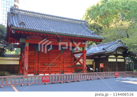 東京大学赤門 本郷キャンパスの旧加賀屋敷御守殿門(ごしゅでんもん)国の重要文化財 東京都文京区本郷 東京大学赤門 本郷キャンパスの旧加賀屋敷御守殿門(ごしゅでんもん)国の重要文化財 東京都文京区本郷 114406516