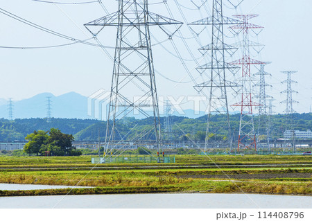 鉄塔のある風景 114408796