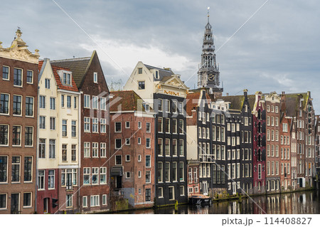 オランダ　アムステルダム　ダムラックの街並み 114408827