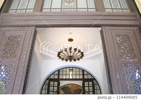 東京大学大講堂入口　安田講堂　本郷地区キャンパス　東京都文京区本郷　国登録有形文化財 114409085