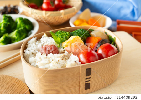 曲げわっぱのお弁当　弁当作り 114409292