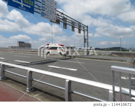 救急車 救急車 114410672