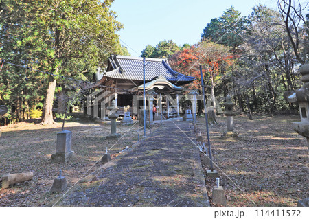 福岡県嘉麻市の筑前一の宮北斗宮の境内と拝殿 福岡県嘉麻市の筑前一の宮北斗宮の境内と拝殿 114411572