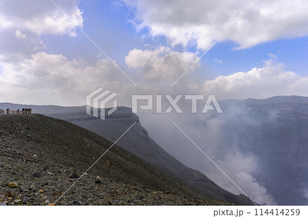 阿蘇山　中岳火口風景　(中岳・阿蘇火口周辺)　阿蘇市 114414259