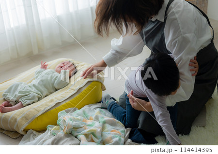 育児ストレスイメージ 育児ストレスイメージ 114414395