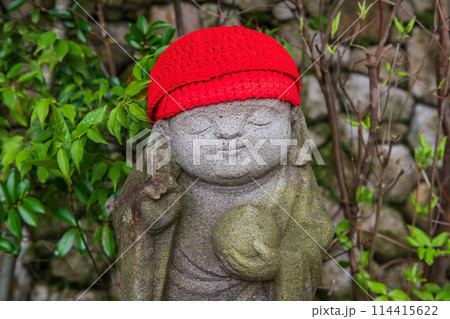 Cute Buddha statue with victory hand sign at Nanzoin, Fukuoka 114415622