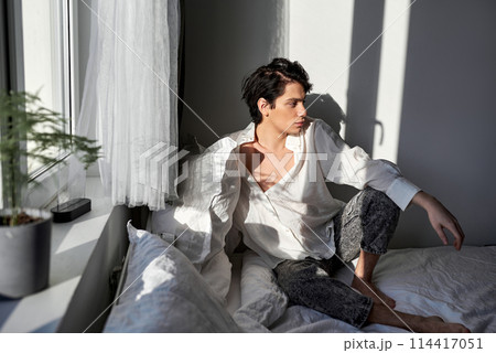 black-haired student doesn't want to attend classes, lecture 114417051
