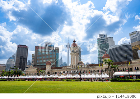 マレーシア　ムルデカ広場とスルタン・アブドゥル・サマドビル 114418080