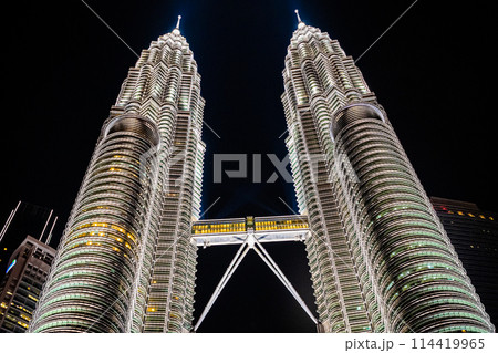 マレーシア　クアラルンプールの夜景　 114419965