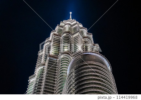 マレーシア　クアラルンプールの夜景　 114419968