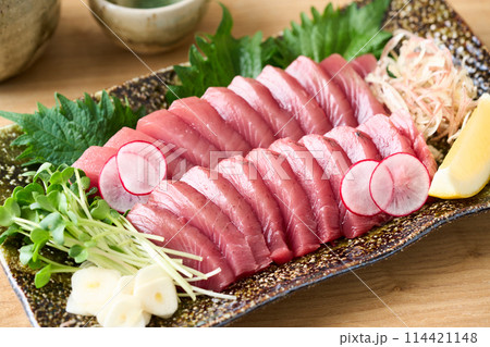 鰹の刺身 114421148