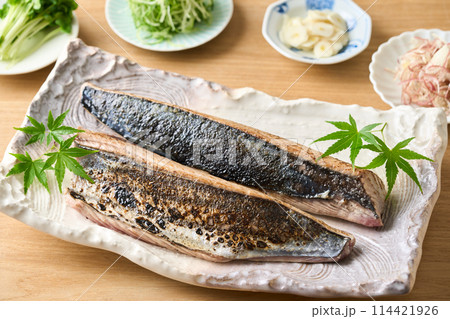 柵どりした鰹のたたき 114421926