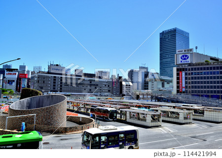 東京 新宿駅西口地区開発に伴う工事とビル群の風景 東京 新宿駅西口地区開発に伴う工事とビル群の風景 114421994