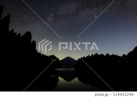 田貫湖からの富士山と星景 田貫湖からの富士山と星景 114422249