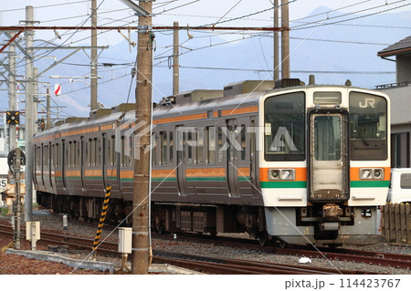 三岐鉄道保々駅に渡った元JR東海211系5000番台 114423767