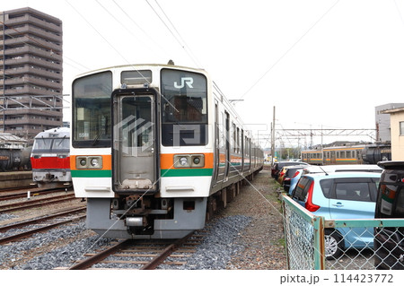 三岐鉄道に渡った元JR東海211系5000番台 114423772