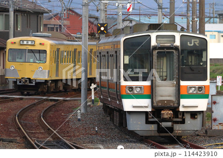 三岐鉄道に渡った元西武線701系・JR東海211系5000番台 114423910