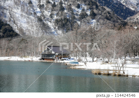 湯ノ湖の冬景色 114424546