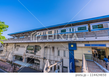 日本の横浜都市景観 横浜市営地下鉄 上永谷駅などを望む 日本の横浜都市景観 横浜市営地下鉄 上永谷駅などを望む 114424650